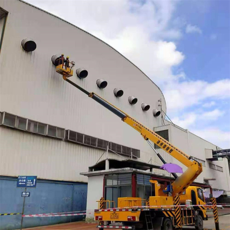 三角镇高空作业车出租服务：专业广告牌安装解决方案