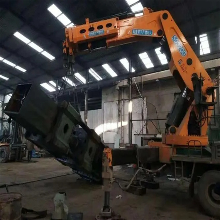 三角镇200吨折臂吊出租