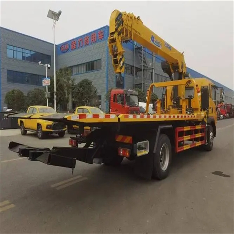 三角镇附近小随车吊出租电话，轻松解决搬运烦恼