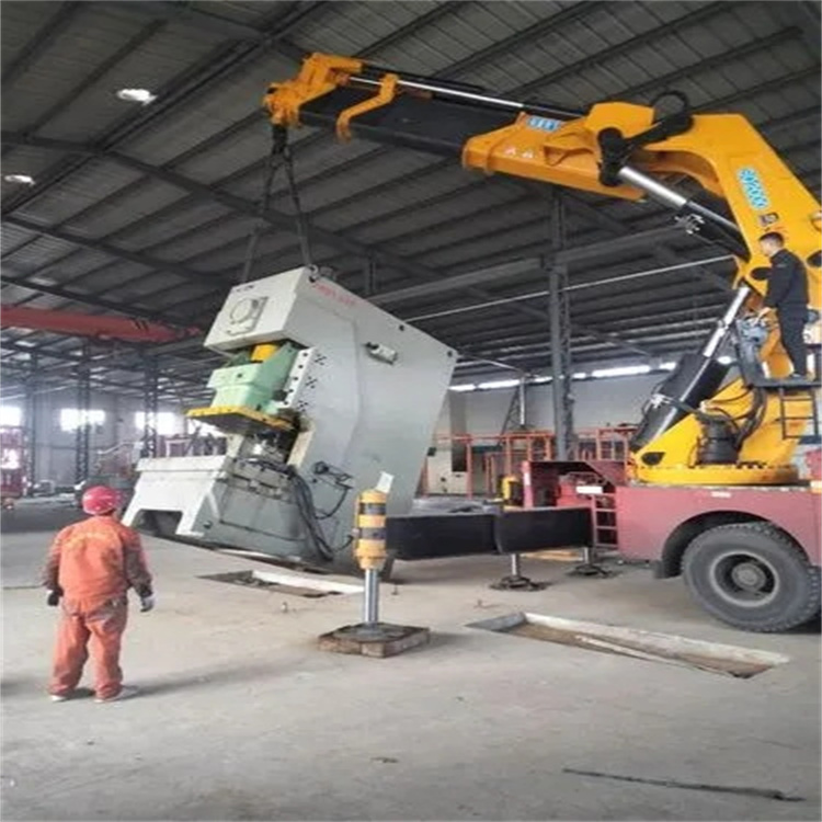 三角镇80吨折臂吊车出租附近电话