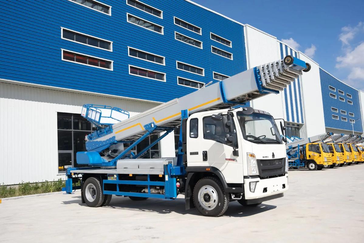 三角镇出租云梯车高空作业车 建筑垃圾搬运